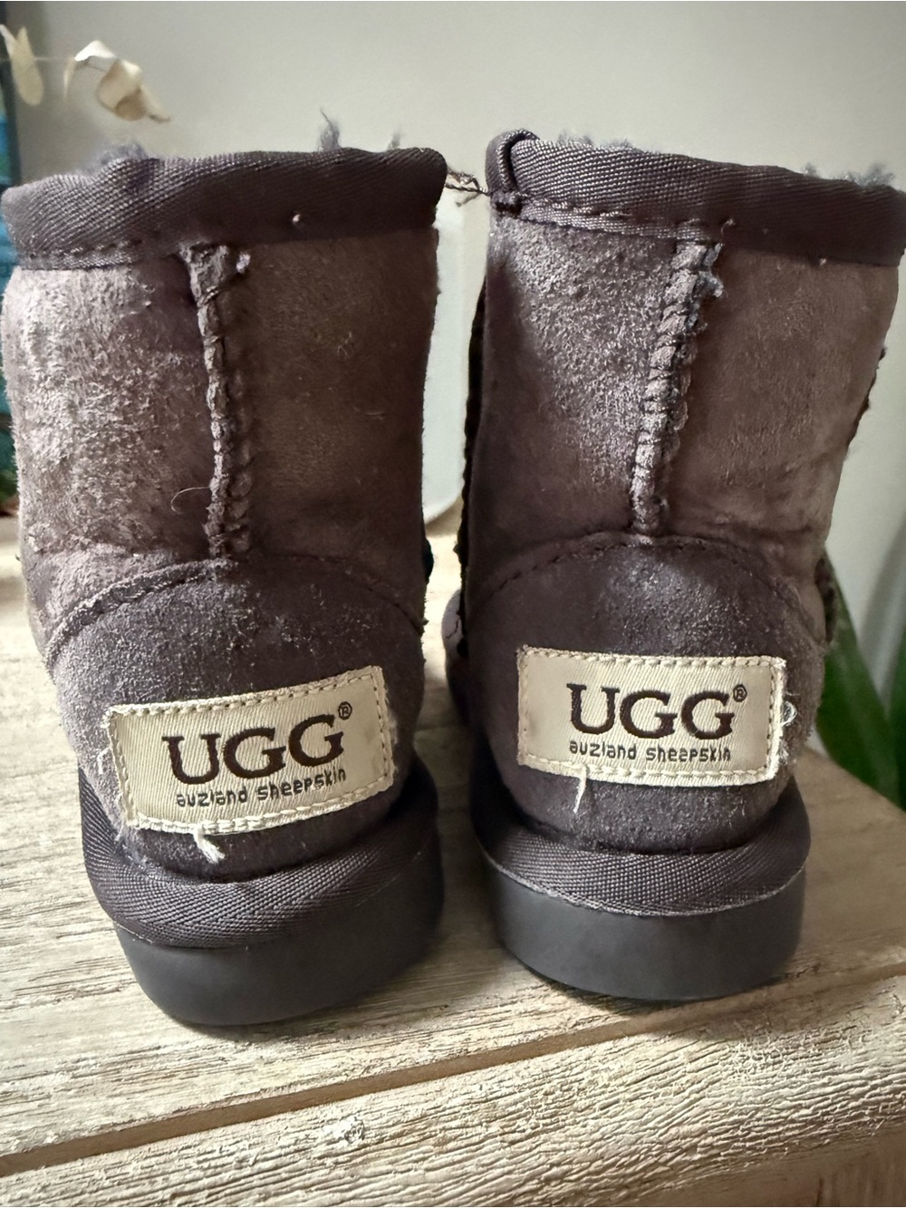 UGG Kids Short Sheepskin Boots - Dark Brown
